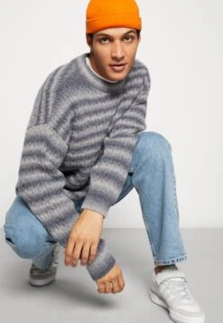 WEEKDAY John Oversized Stripe - Jersey De Punto - Grey/White Faded -Blen Ropa Comercio 1b8f6e70505e47f0ad03ae8e22cb7f4f