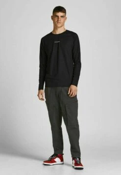 Blen Ropa Comercio -Blen Ropa Comercio 2e2b87dbbaec4c549cbf44db59397155