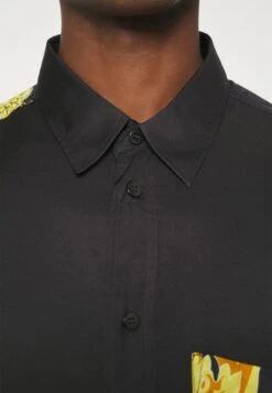 Cont Chain - Camisa - Black/Gold 14 Cont Chain - Camisa - Black/Gold -Blen Ropa Comercio 341c8c09dedc48bca700cb39c6d6af05