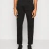 Calvin Klein Modern Cropped Tapered - Pantalones Chinos - Black -Blen Ropa Comercio 34743de70ace46a9b4c6b8844383ae74