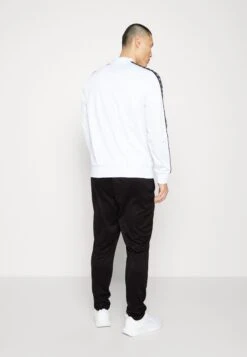 Kappa Pantalones Deportivos - Caviar 9 Kappa Pantalones Deportivos - Caviar -Blen Ropa Comercio 3b5bc58a1c2b44a7a37be665d0caeca7