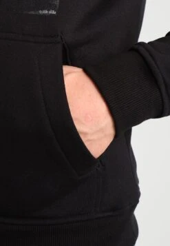 Mister Tee The World - Jersey Con Capucha - Black -Blen Ropa Comercio 50b3620e8a5240989d1e7cb28e72cc9d