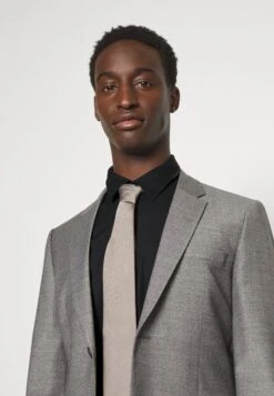 Hugo Ebor - Camisa - Black -Blen Ropa Comercio 58fc18e2f73f40f888421d0fa9b31387