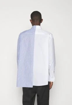 MM6 Maison Margiela Long Sleeved Unisex - Camisa - Blue/White -Blen Ropa Comercio 5b4c67bcf1d246d5a0d8449d19cecf1a