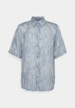 Holzweiler Wiki Print Shirt - Camisa - Blue Mix -Blen Ropa Comercio 633b61b3c0474abcb4ff40da40f390bc