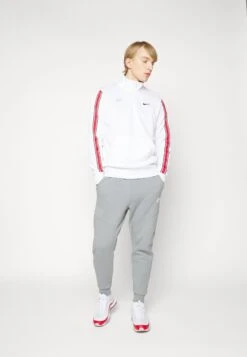 Nike Sportswear Repeat - Sudadera - White/Black -Blen Ropa Comercio 7133737c5ae2427ea85cc324df2a1014