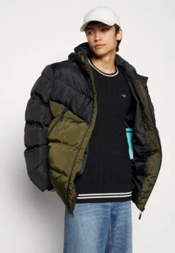 Hollister Co. Cable Crew - Jersey De Punto - Black -Blen Ropa Comercio 864aeb7b123d46d7aff871e77461bea7