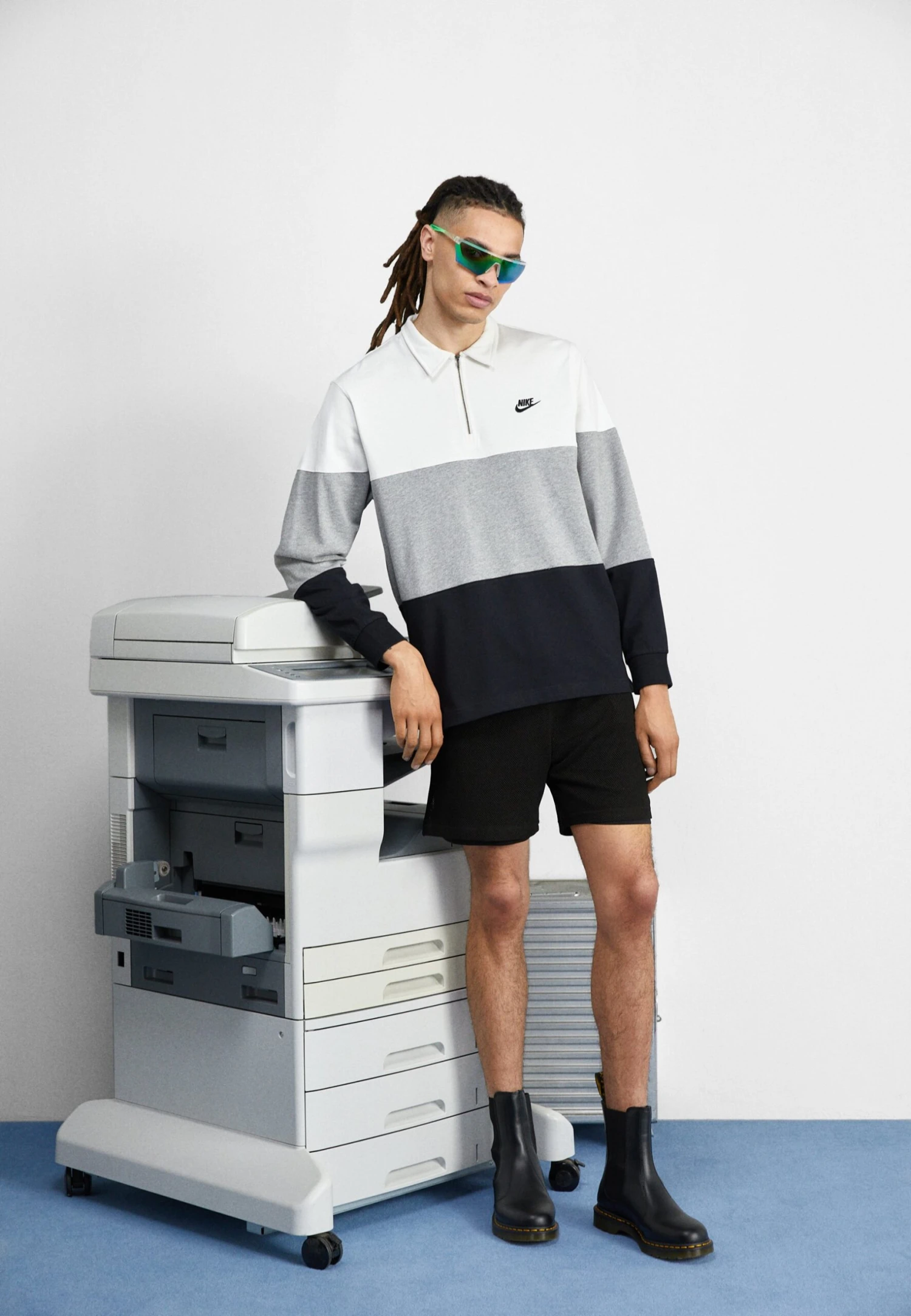 Nike Sportswear Club - Sudadera - White/Dark Grey Heather/Black 4 Nike Sportswear Club - Sudadera - White/Dark Grey Heather/Black - Imagen 2