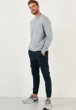 Crew Neck Basic - Sudadera - Light Grey -Blen Ropa Comercio 9b7aab9b95aa4c848fcb99e8ad3469f1