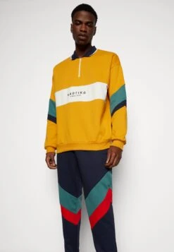 Kaotiko Pantalon Chandal Retro Athletic - Pantalones Deportivos - Navy/Heura/Red -Blen Ropa Comercio 9c72f770728344b6b92e70fb41432718