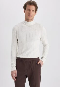 DeFacto Slim Fit- Jersey De Punto - Ecru