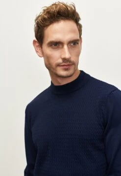 Standard Fit Mock Turtleneck - Jersey De Punto - Navy Blue -Blen Ropa Comercio a4b226ac92414afaa149d7061a32625c