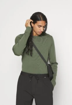 Calvin Klein Superior- Jersey De Punto - Thyme -Blen Ropa Comercio a880a4d3eebd4d9a8ee228372270ce4b