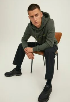 Jack & Jones Tech Logo - Jersey Con Capucha - Forest Night -Blen Ropa Comercio ab90ee7885564361ac1c4f7750037bae