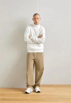 Lindbergh Rolled Neck Structure - Jersey De Punto - Off-White 11 Lindbergh Rolled Neck Structure - Jersey De Punto - Off-White -Blen Ropa Comercio b5613f8407b84c4a8b1d835f3d07f72d