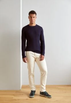 Selected Homme Slhberg Cable Crew Neck B Noos - Jersey De Punto - Navy Blazer Melange 10 Selected Homme Slhberg Cable Crew Neck B Noos - Jersey De Punto - Navy Blazer Melange -Blen Ropa Comercio bc20036cc1f143548b5f13a5c836373f