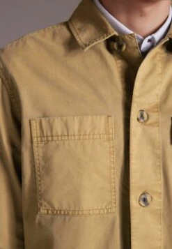 Next Chore Shacket- Camisa - Stone Natural -Blen Ropa Comercio c93a92ea7e7e4a49a897f83eee5f3ef5