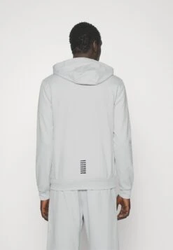 EA7 Emporio Armani Sudadera Con Cremallera - Light Grey -Blen Ropa Comercio d4fba5ee2f3340079a8138ba2d8eff14