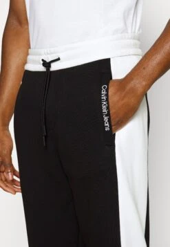 Calvin Klein Jeans Embro Logo Pant - Pantalones Deportivos - Black -Blen Ropa Comercio d9ba7266805c4f5b9b3433b1cd599b1f