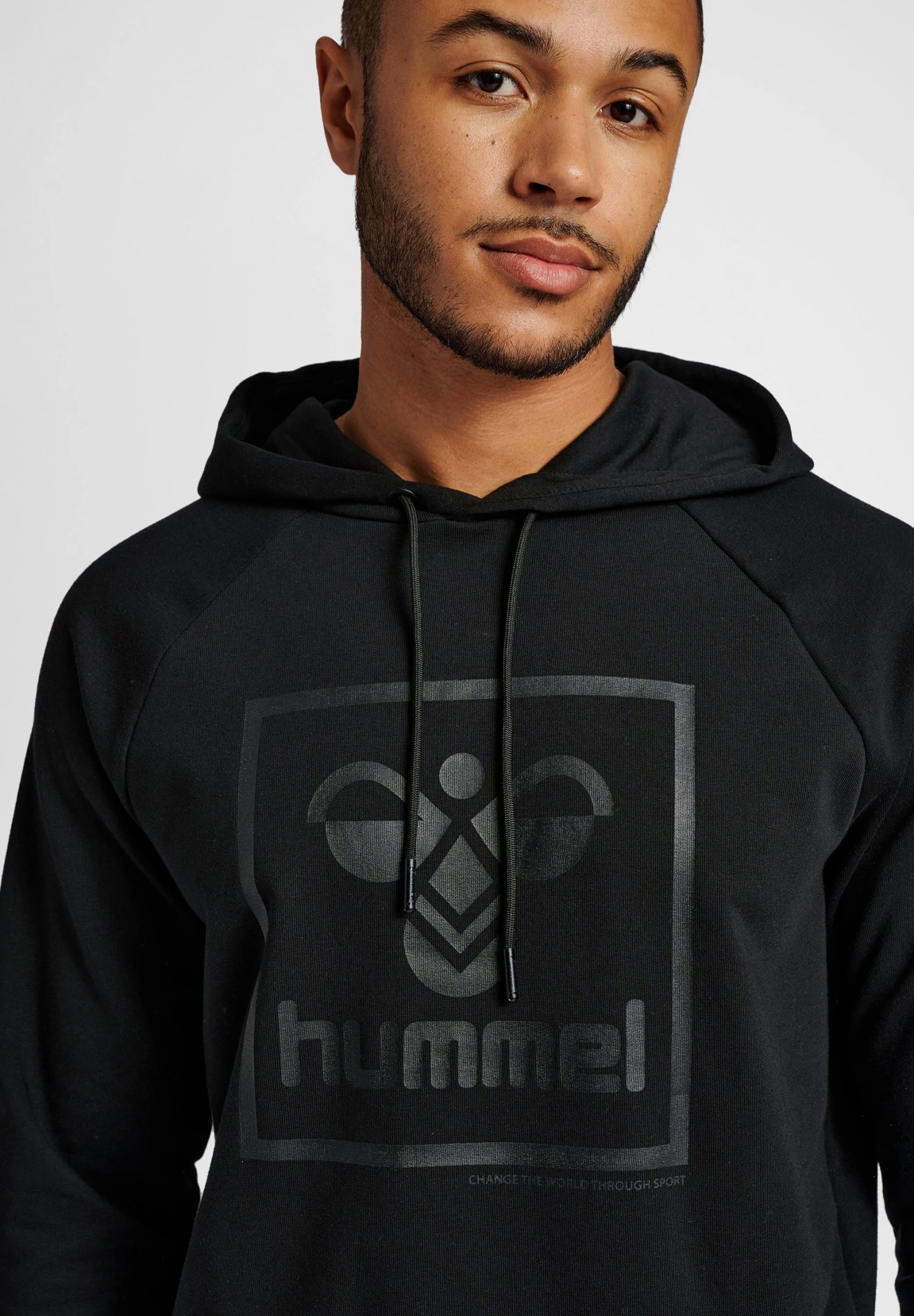 Hummel Isam 2.0 - Jersey Con Capucha - Black 6 Hummel Isam 2.0 - Jersey Con Capucha - Black - Imagen 4