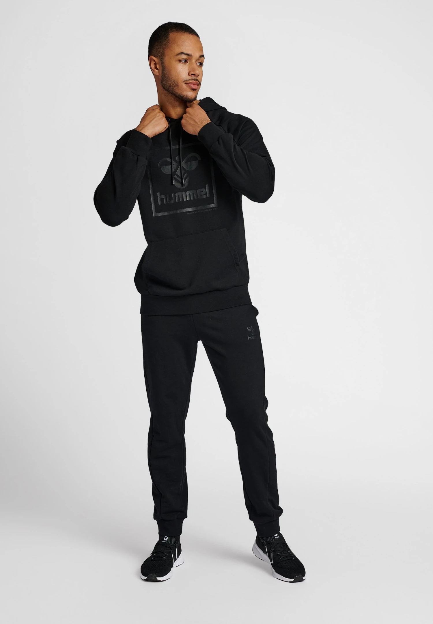 Hummel Isam 2.0 - Jersey Con Capucha - Black 4 Hummel Isam 2.0 - Jersey Con Capucha - Black - Imagen 2