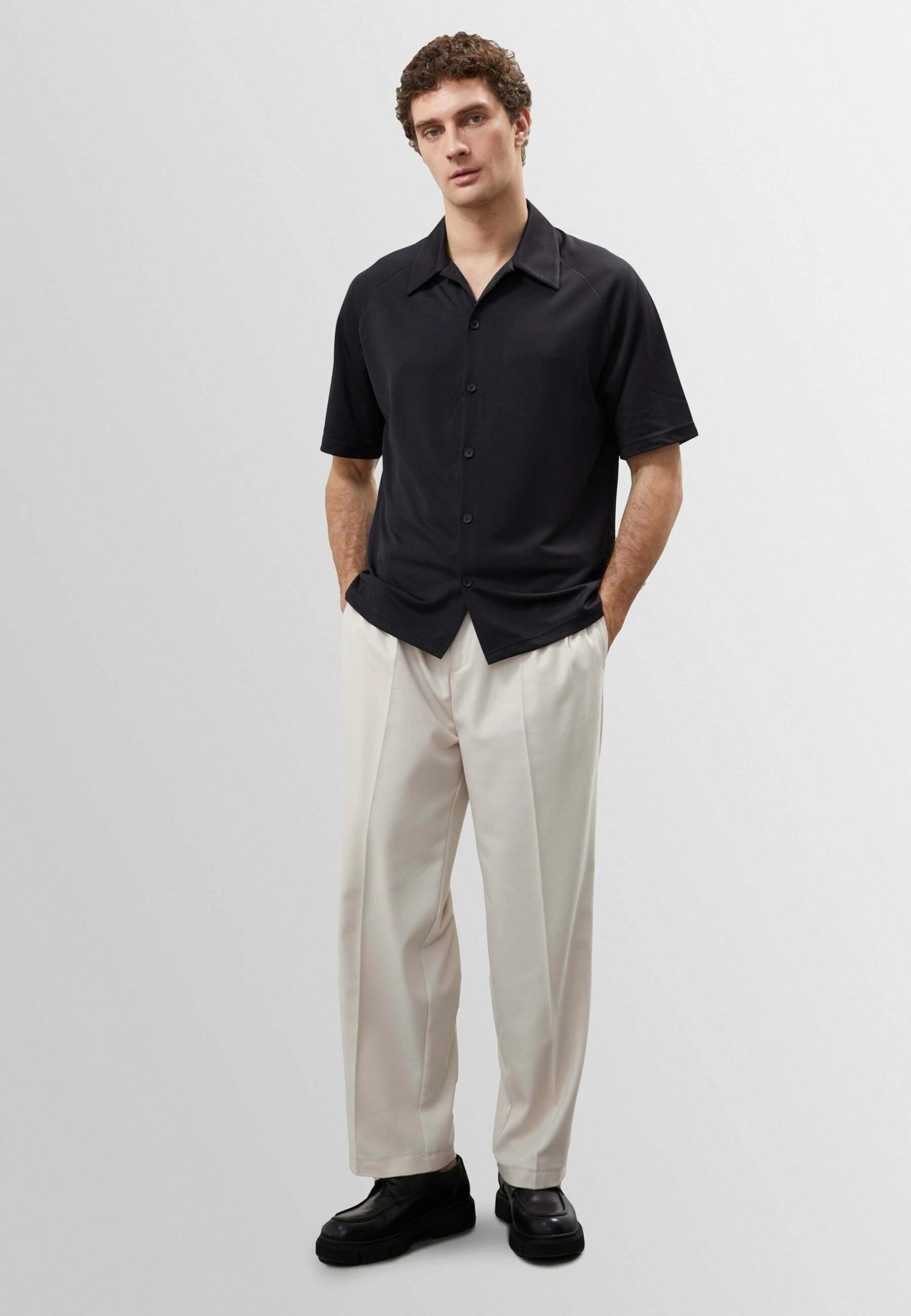 Short Sleeve - Camisa - Black 6 Short Sleeve - Camisa - Black - Imagen 4