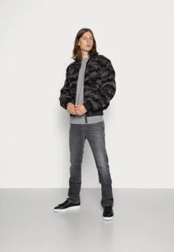 Edc By Esprit Honey- Jersey De Punto - Medium Grey -Blen Ropa Comercio f5ed0ade6ccc423baf478468eddddffc